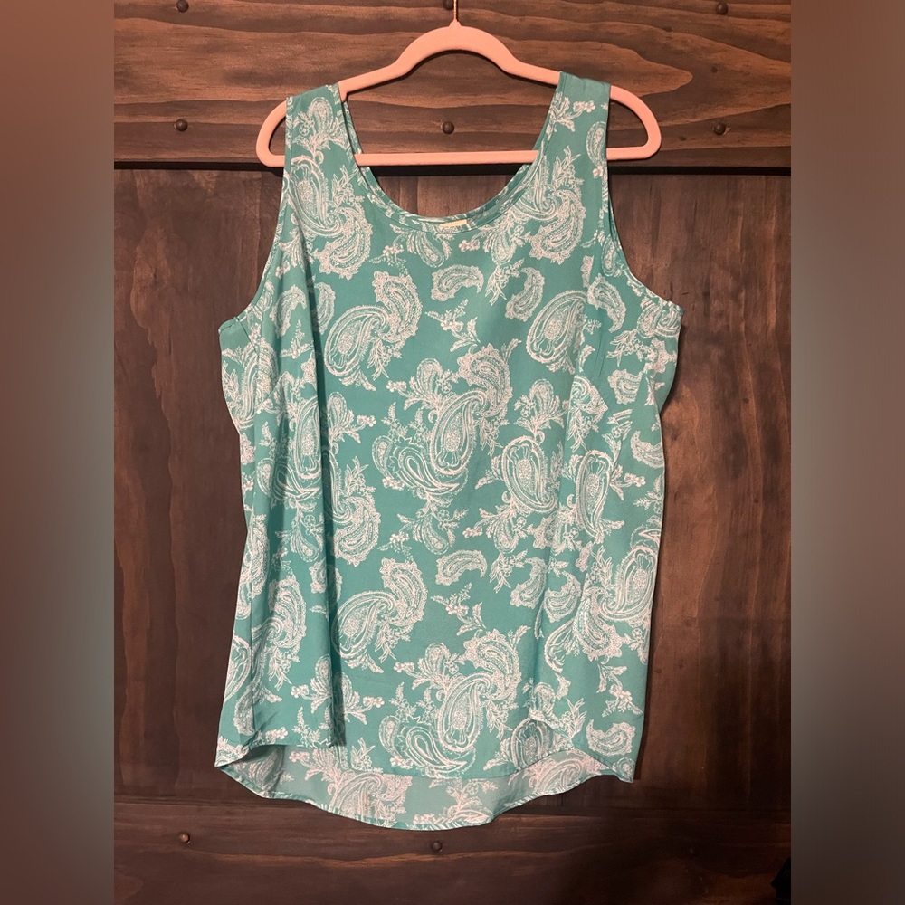 Scoop neck pullover blouse